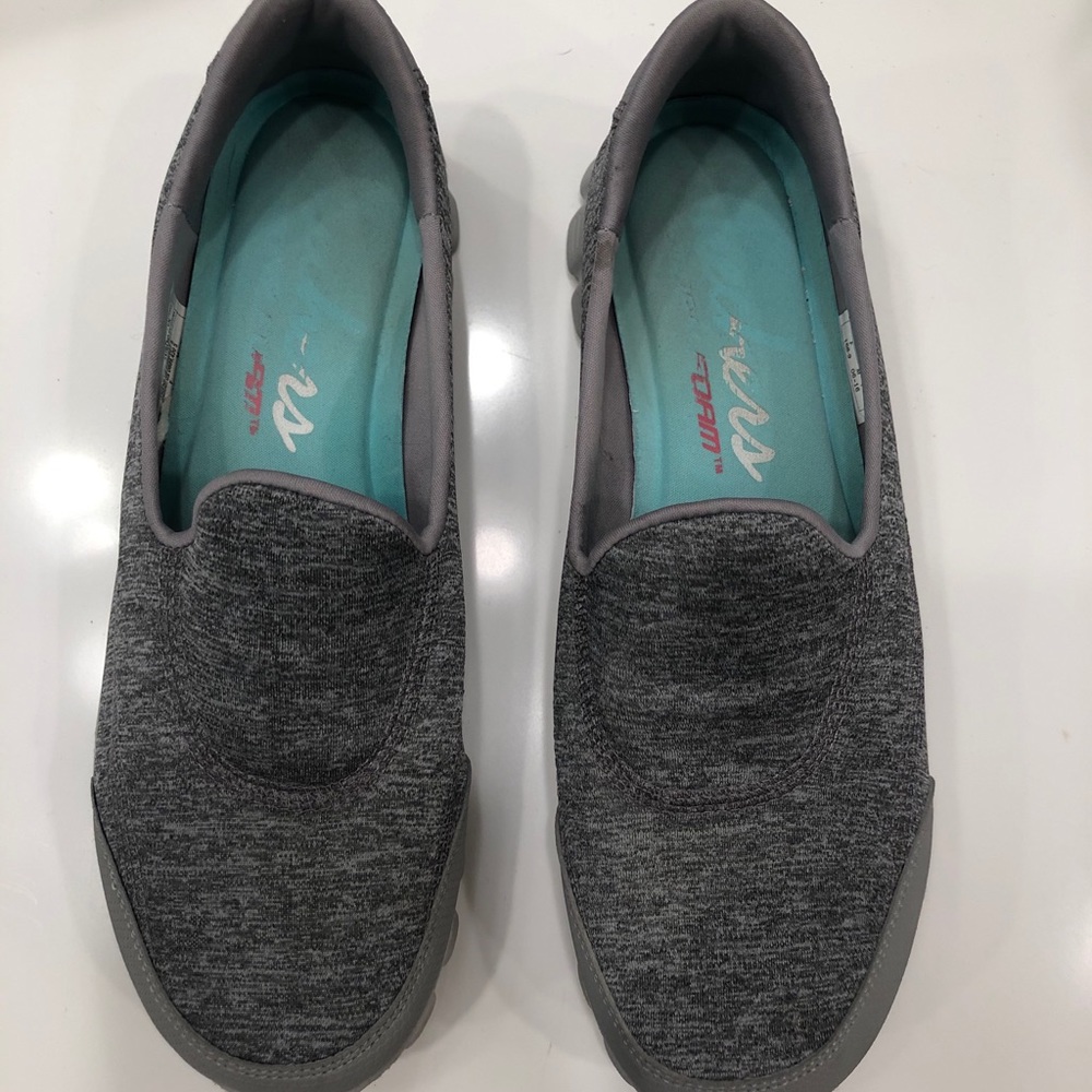 Sketchers Slip-On Sneakers-8.5